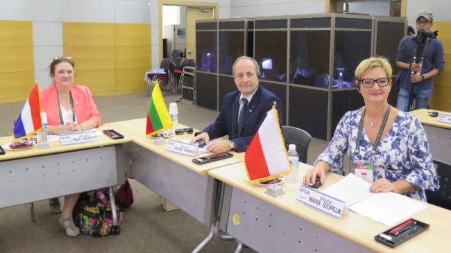 Przed spotaniem głównym Lynda Hoekstra, Holandia i Zenonas Rypinskis Litwa.